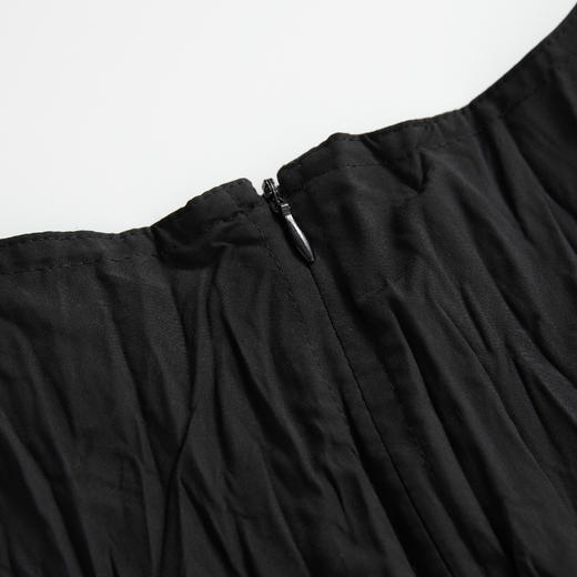 ROMI STUDIO“随性优雅”褶皱肌理感轻薄U领无袖连衣裙 RWCSLA3744 商品图3