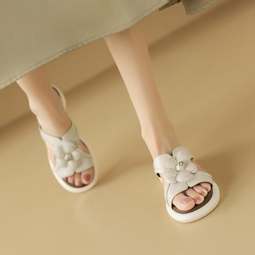 【预售5天】超轻柔软舒适厚底外穿拖鞋夏季粗高跟圆头露趾真皮花朵凉鞋女NDXC&7112 商品图3