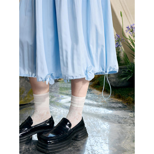 两三事 海岛花束 2025夏季新款小清新立体花朵抽绳下摆压褶半身裙 商品图2