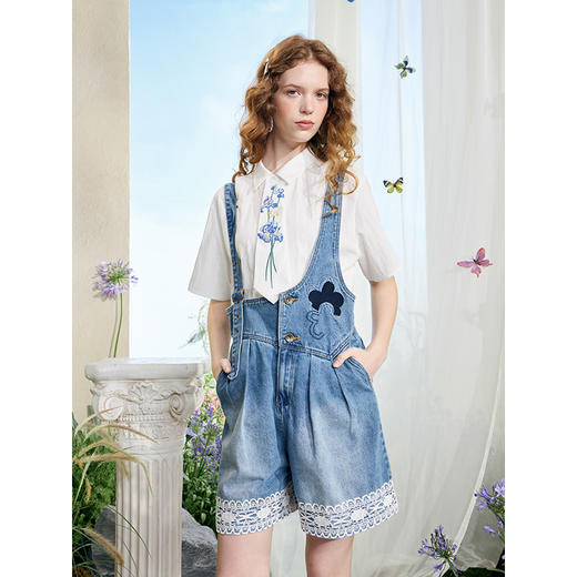 两三事 回声之岛 2025夏季新款小清新绣花蕾丝拼接牛仔背带裤女 商品图1