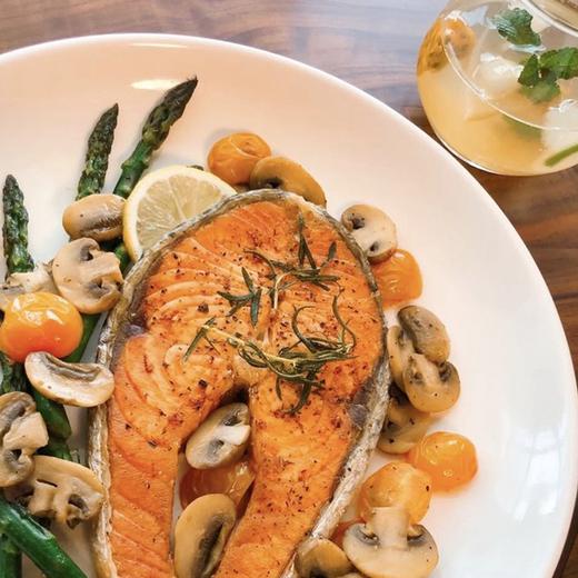 冷链直发【纯净海域 新鲜嫩滑 无腥味】智利进口原切中段三文鱼排 1kg/袋（4-6片） 商品图4