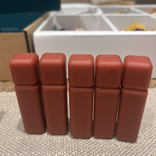 天然精油唇釉 丝绒哑光 滋润护唇3.5g 商品图0