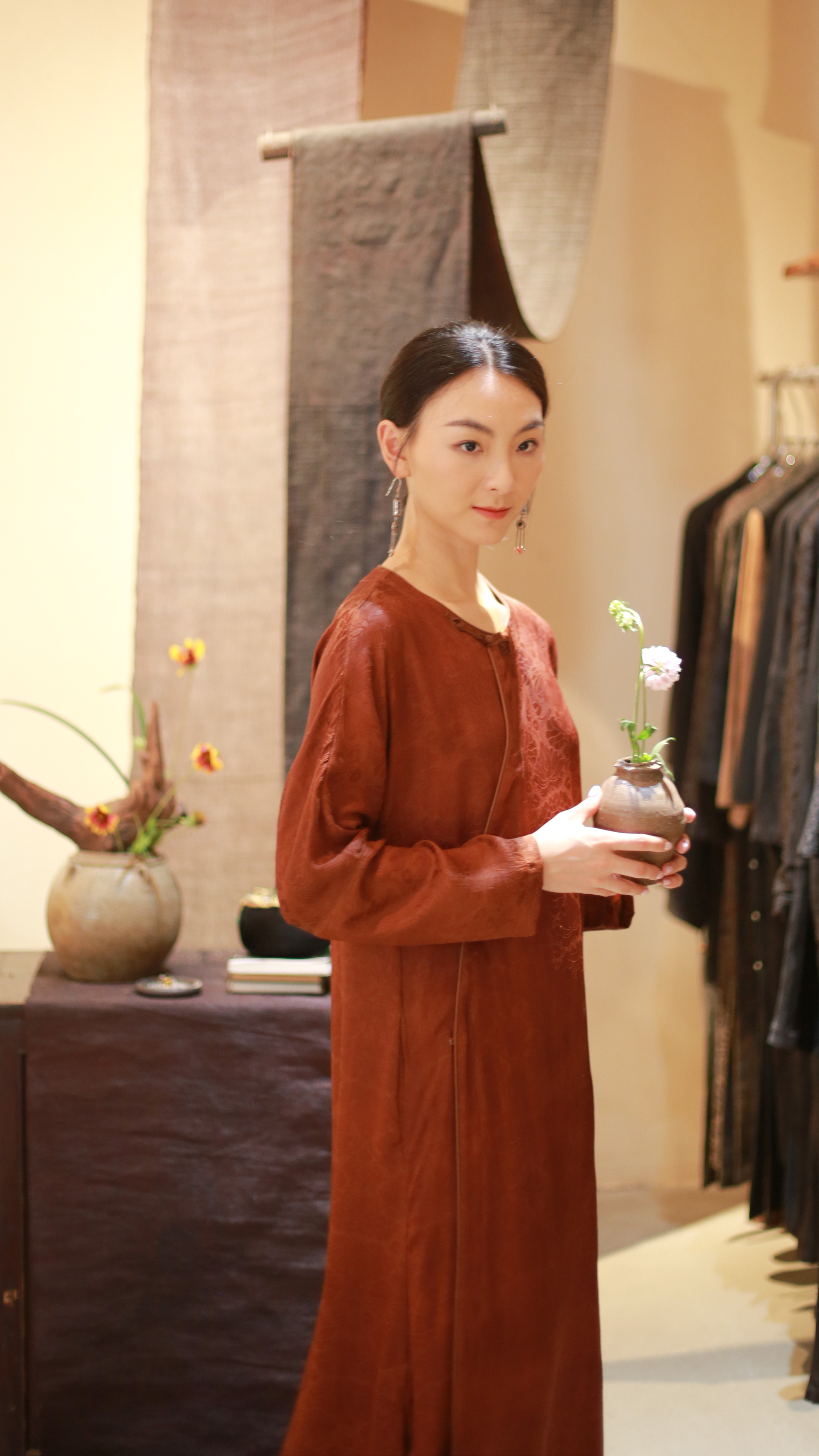 漫物记四经绞罗红云纱圆领斜襟祥云扣袍子xys-096