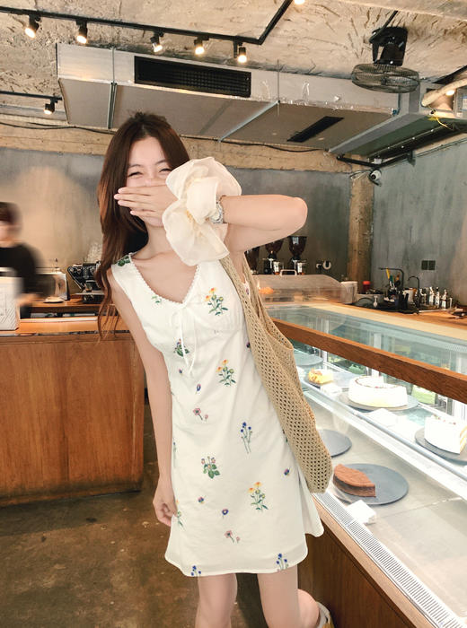 <曾小咸推荐>甜美小清新印花无袖背心连衣裙 商品图1