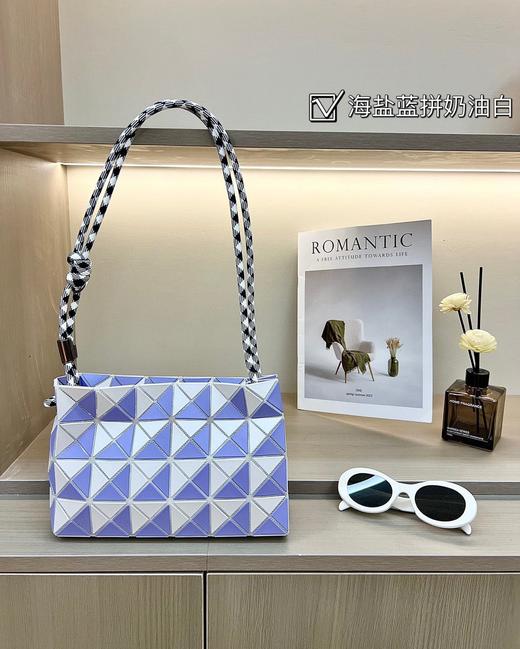 直发 三宅同款，国内还未上市的 原厂进口的材质菱格包 商品图5
