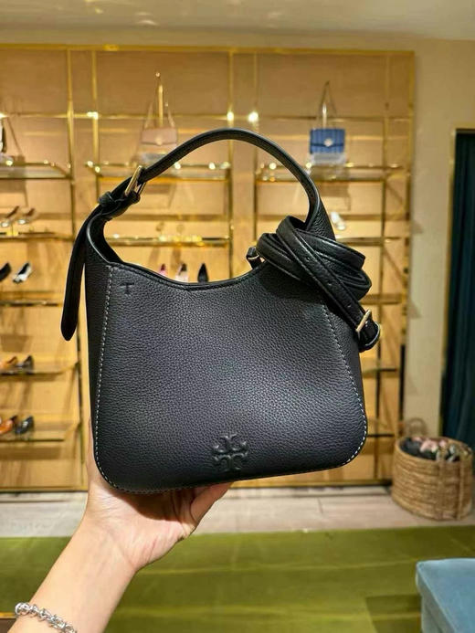 ¥1200🇺🇸Tory Burch 新款🔥TB Thea菜篮子包，大小刚好，可以收纳三折小伞，小水杯，皮质手感柔软 商品图0