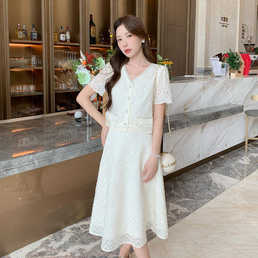 奢姿大码女装2025夏季复古气质V领两件套胖妹妹镂空设计时尚套装9952990562 商品图1