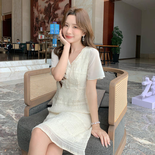 奢姿大码女装2025夏季减龄拼接时尚连衣裙胖妹妹荷叶袖V领裙子9952869760 商品图2