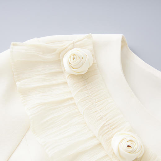 「高货wl」全新升级【铂金会员358/天猫479/差价121】(01301)洛诗琳设计感露肩连衣裙2025夏季新款荷叶边收腰显瘦A字裙 商品图3