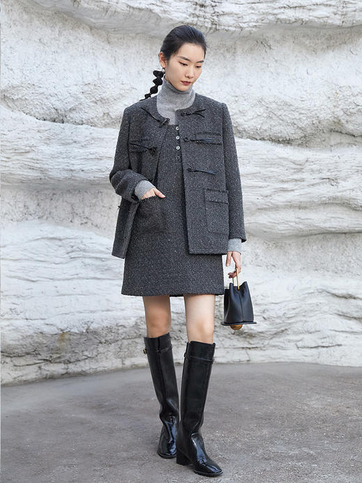 灰色粗花呢牛角扣外套 复古风圆领多口袋毛呢上衣 秋冬质感显瘦百搭女式短款大衣 商品图1