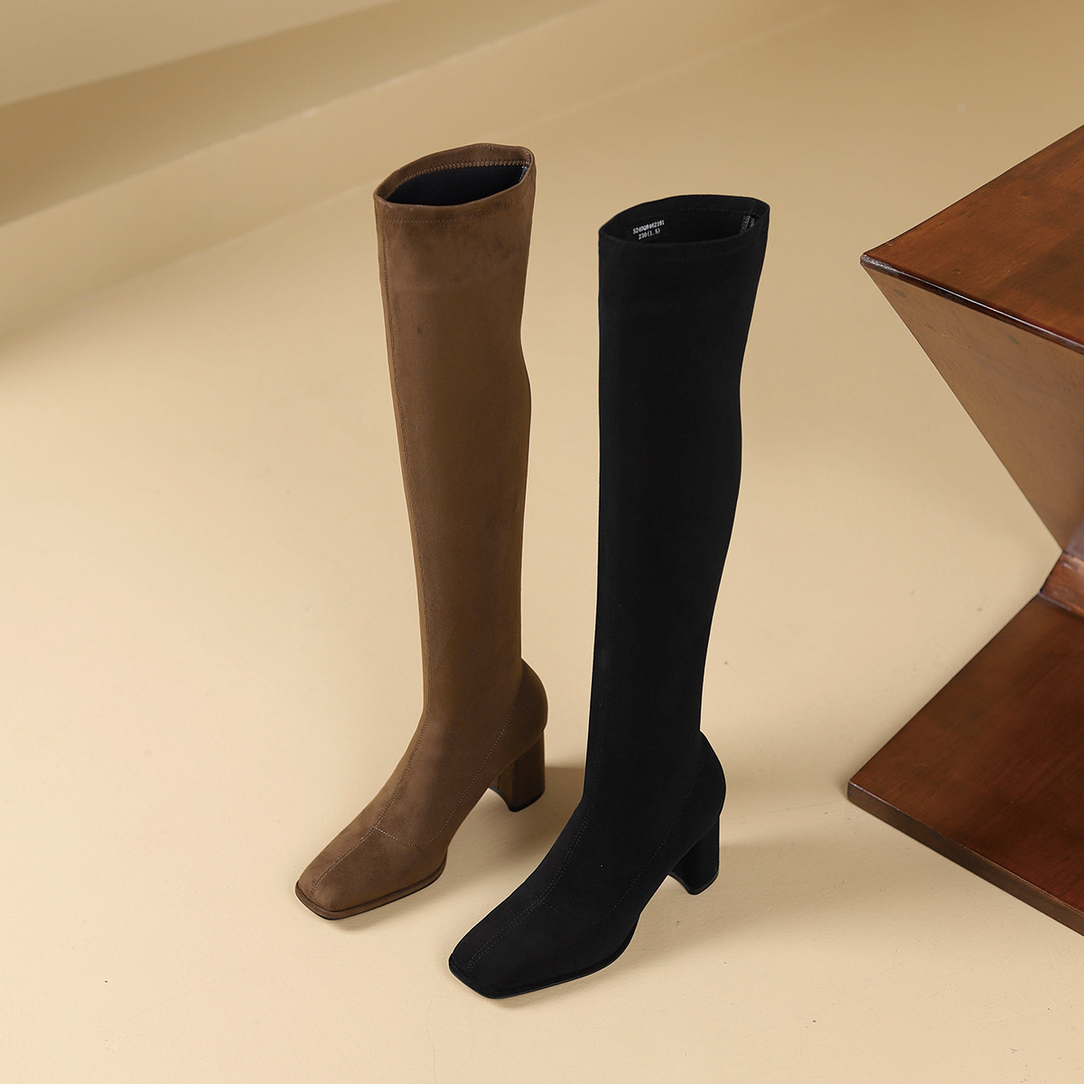 westory2024年秋冬新款优雅风平跟百搭弹力过膝靴S24DQ84621