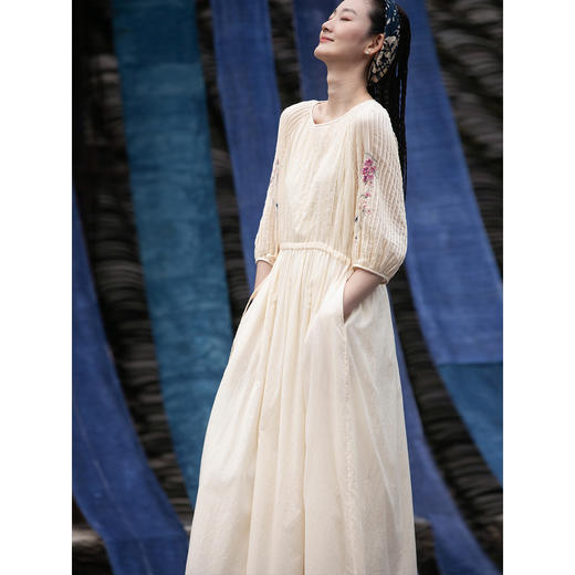 牧衣游原创 打条100支精棉手工刺绣连衣裙轻薄宽松质朴长裙 溪溪 商品图2