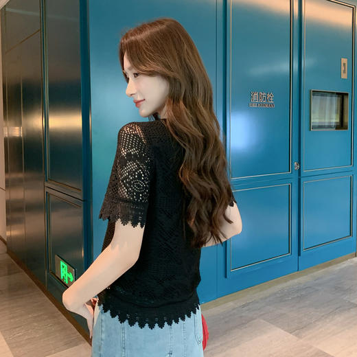 奢姿大码女装2025夏季减龄镂空V领衬衫胖妹妹百搭时尚蕾丝上衣9952290480 商品图3