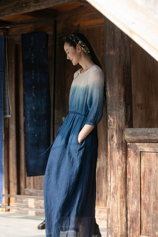 牧衣游原创 吊蓝染棉麻连衣裙手绣复古民族风宽松文艺长裙 椿华间 商品图5
