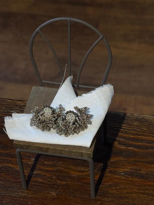 tamas 银色串珠耳钉 商品图0