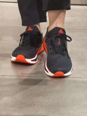 阿迪达斯男款马拉松跑鞋