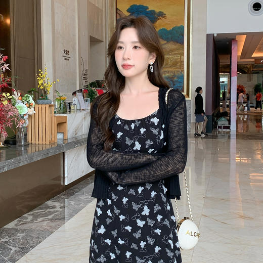 奢姿大码女装2025夏季减龄坑条设计V领针织衫胖妹妹时尚百搭上衣9852693947A 商品图1