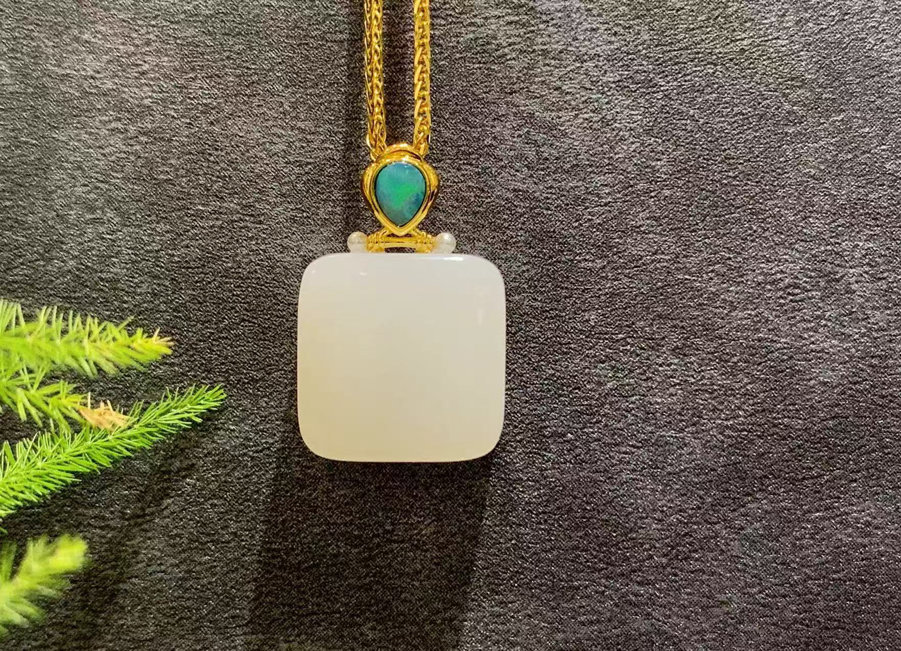 【御珠宫坊】金镶羊脂白玉牌