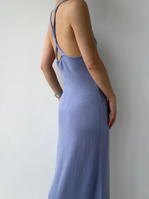 ZAANLI｜ZNSS25016 三醋酸露背纽结绑带针织连衣裙 [ 豆绿 / 雾蓝 ] 商品图5