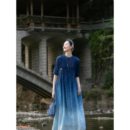 牧衣游原创 靛蓝染打条苎麻连衣裙夏宽松质朴渐变文艺长裙 一朵云 商品图2