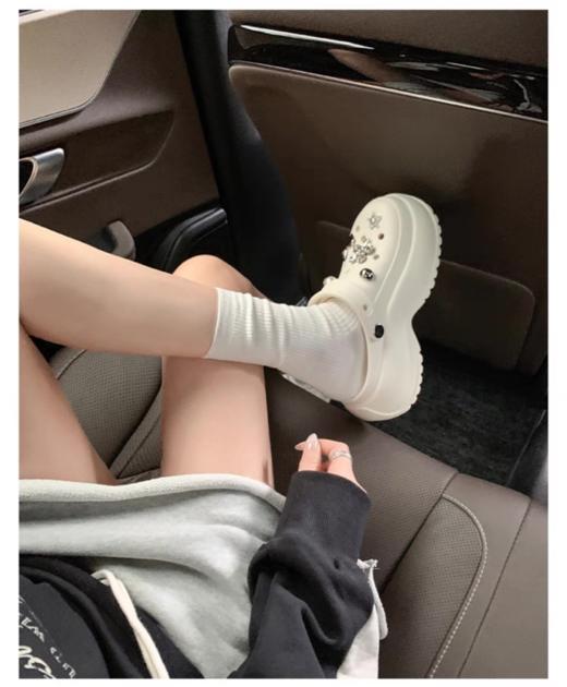 好穿又百搭❗️超轻便！【踩屎感一脚蹬洞洞鞋】进口EVA发泡材质，单只鞋比手机还轻~舒服到不想脱~4.5cm隐形增高，小个子秒变大长腿！2款可选 商品图11