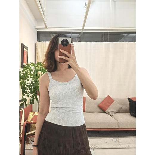 【贝拉推荐 自留款！】自带杯垫 免穿BRA 休闲肩带内置垫背心 高弹软糯 舒适透气 胶原蛋白养肤背心 商品图1