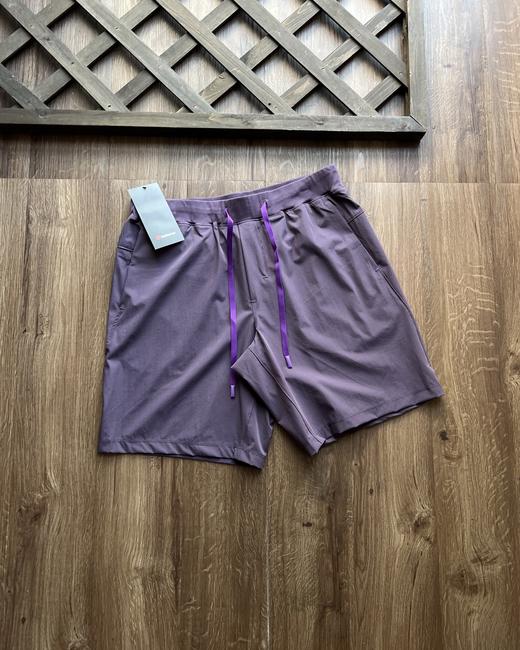 点此购买 lulu露露Zeroed ln系列男士户外运动速干芯吸综训功能性短裤五分裤 xj 321614 商品图2