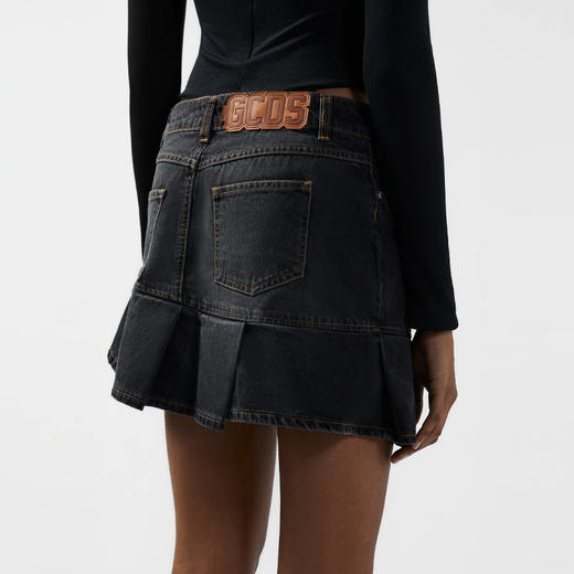 GCDS 女士字母徽标贴片棉质褶饰石洗牛仔迷你裙 黑色 A2OW3202DA0 99 商品图2