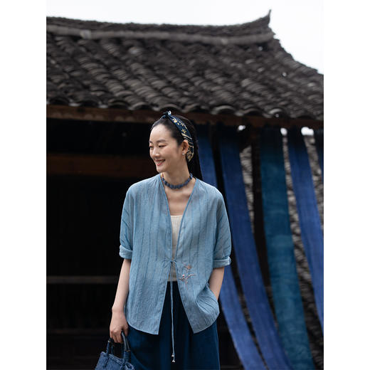 牧衣游原创 手绣打条炒色丝棉短外套夏日轻薄蓝色防晒开衫 喧风 商品图3