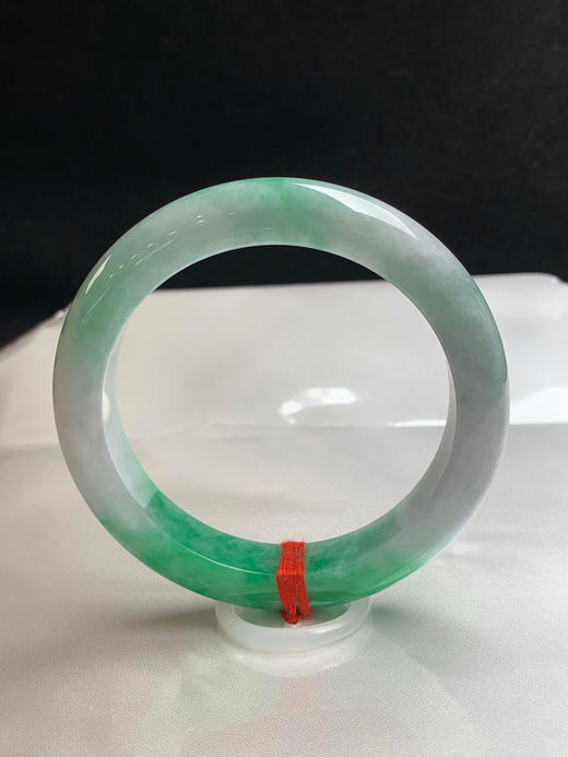 620269，60.2圈口，飘绿正圈平安镯，飘一截辣绿色 商品图3