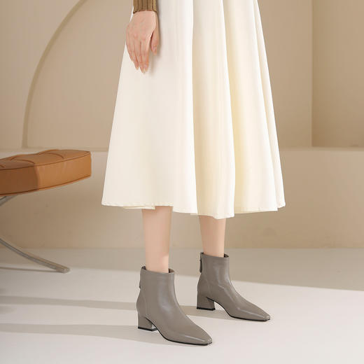 westory2024秋冬新款百搭舒适通勤中跟小短靴简约高级时装靴女W24DS84391 商品图4