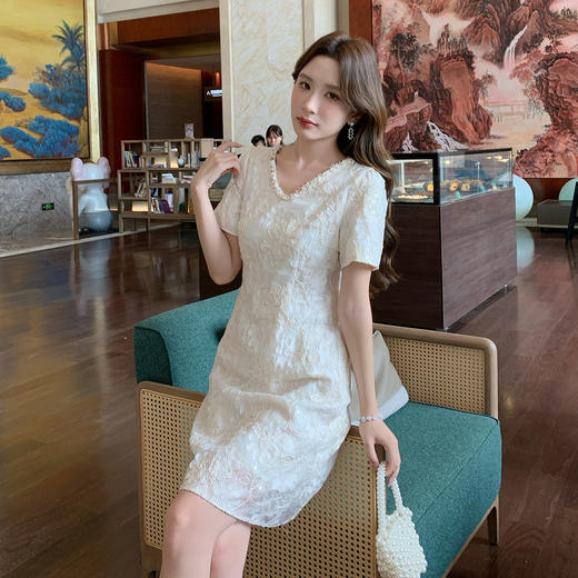 奢姿大码女装2025年夏装新款时尚优雅V领短袖亮片花卉刺绣连衣裙9952822190 商品图2