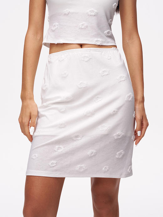 TR她热 纯白甜茶 白色针织弹力提花镂空修身带胸垫短袖半裙套装 商品图1