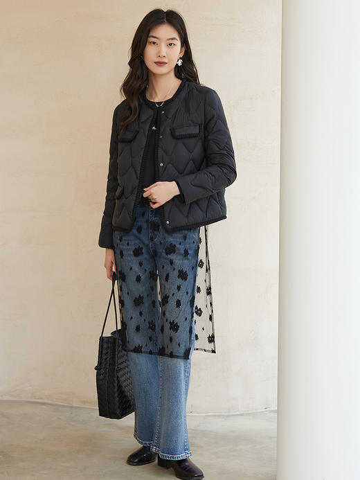 黑色圆领菱形格多口袋短款羽绒服 秋冬小香风辑线装饰轻薄保暖外套 商品图1