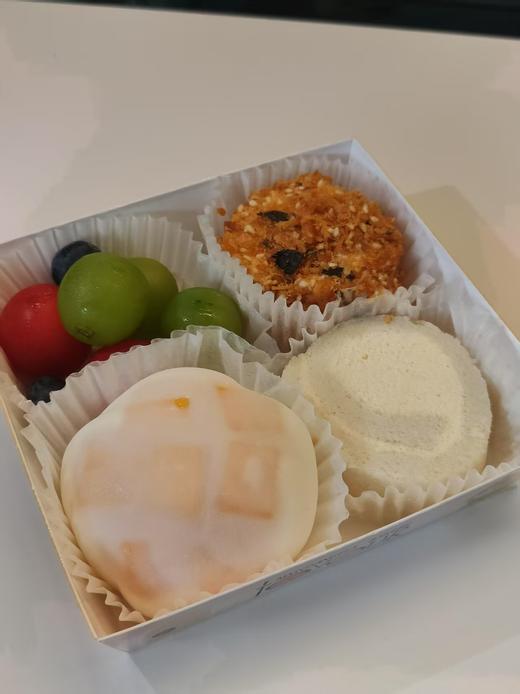 甜品拼装组合下午茶🔥（雪媚娘+肉松小贝+蛋卷+水果） 商品图1