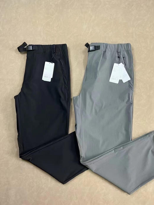 正品Snow peak雪峰25款速干长裤，简约款，工艺非常精致，五金配件全部原装面料舒适有型，速干透气保持干爽，正常版型，尺码偏大一码
黑 灰 尺码：s m l xl 商品图0