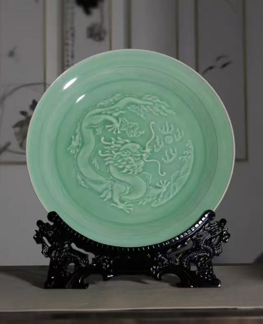 豆青釉雕刻赏盘 商品图0