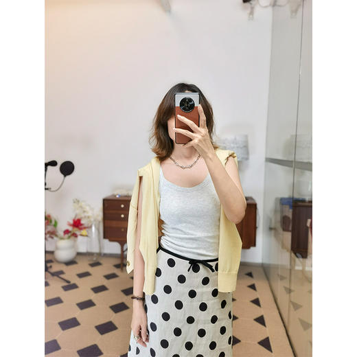 【贝拉推荐 自留款！】自带杯垫 免穿BRA 休闲肩带内置垫背心 高弹软糯 舒适透气 胶原蛋白养肤背心 商品图3