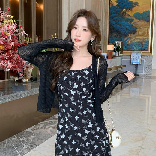 奢姿大码女装2025夏季减龄坑条设计V领针织衫胖妹妹时尚百搭上衣9852693947A 商品图0