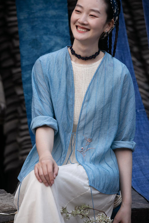 牧衣游原创 手绣打条炒色丝棉短外套夏日轻薄蓝色防晒开衫 喧风 商品图5