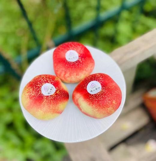 疆山蜜蟠桃|新疆产纽扣蟠桃，QQ萌萌的😋一咬蜜汁滴得到处都是，水润、糯滑、蜜甜、香郁、回味，简直蜜罐子，实在太好吃了～ 商品图4