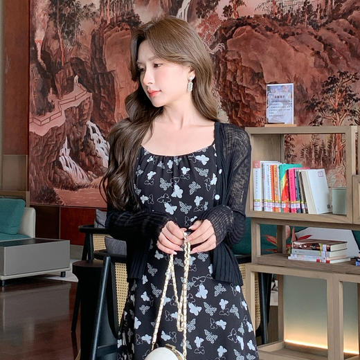 奢姿大码女装2025夏季减龄坑条设计V领针织衫胖妹妹时尚百搭上衣9852693947A 商品图4