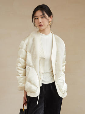 秋冬季新款白色半高领修身长袖打底衫 简约百搭显瘦上衣