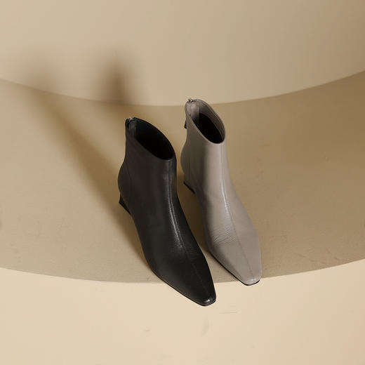 westory2024秋冬新款百搭舒适通勤中跟小短靴简约高级时装靴女W24DS84391 商品图0