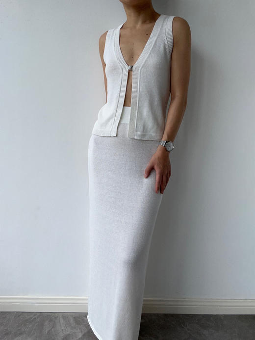 ZAANLI｜ZNSS25042 亚麻粘纤微光串珠马甲针织背心 [ 浅银白 / 雾黑 ] 商品图7