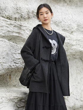 2025 秋冬深灰色连帽牛角扣毛呢大衣女 撞色包边宽松中长款休闲学院风保暖呢子外套