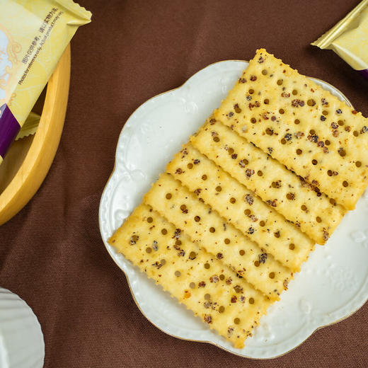 【分仓直发包邮】天生好果黑松露火腿苏打饼干860g 商品图3