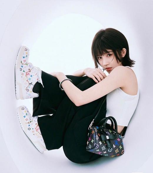 D061829新款时尚百搭可爱枕头包手提斜挎包女包 商品图0