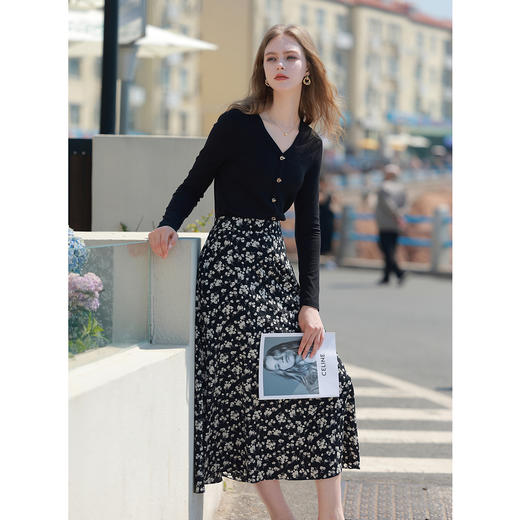 三彩2025秋季新款碎花半身裙高腰A字裙浪漫垂感长裙显瘦优雅M 商品图1