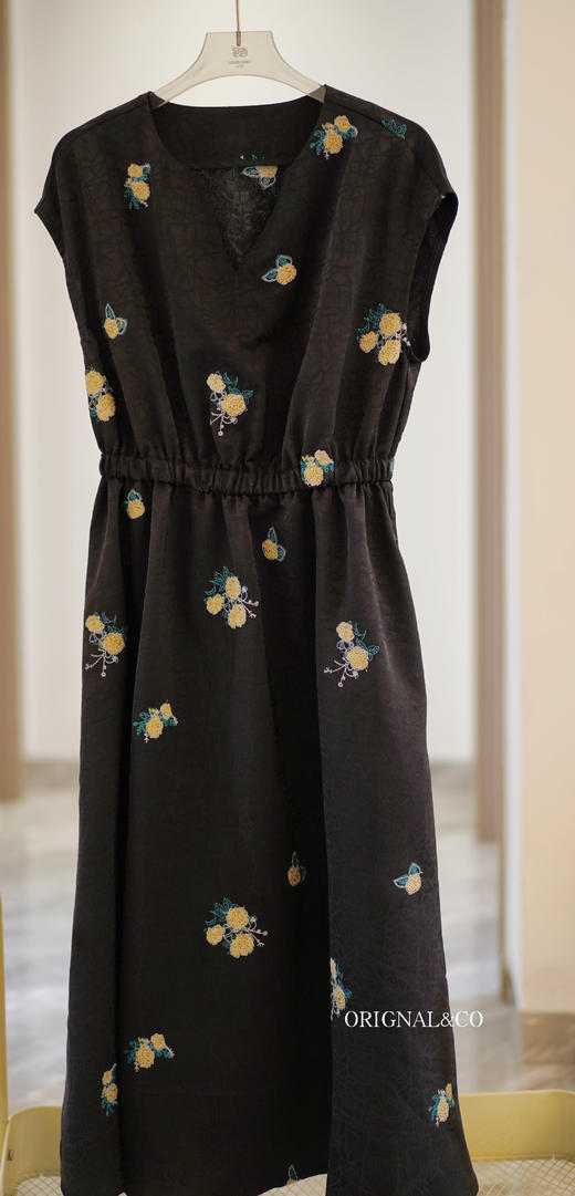 桑蚕丝人丝香云纱丝裂纹刺绣青樱花连衣裙 商品图12